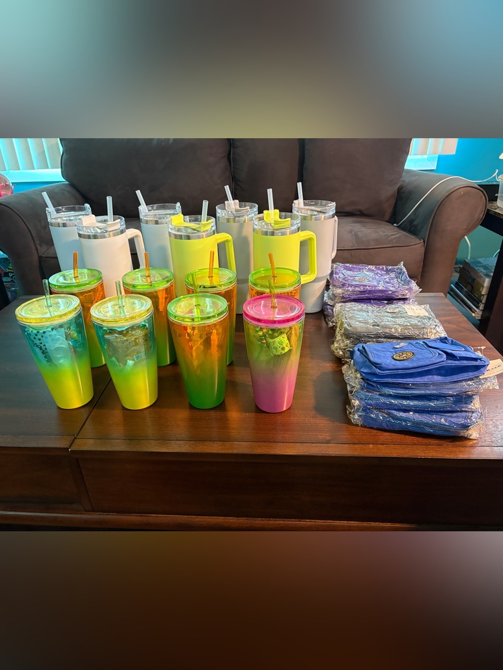 STUFFED TUMBLERS